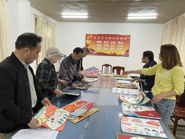 淮南八公山區(qū)關(guān)工委組織開展“黨是陽光我是苗”少幼兒書畫大賽